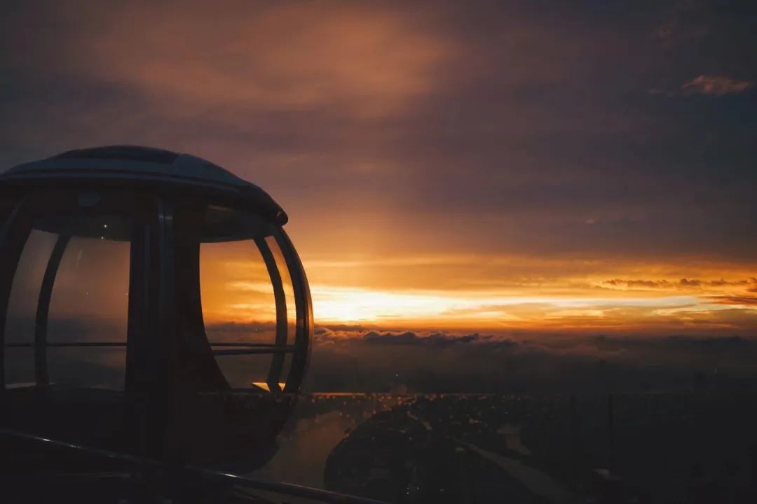 台风来袭之际的探寻自然美景之旅,心灵逃离与冒险的启程